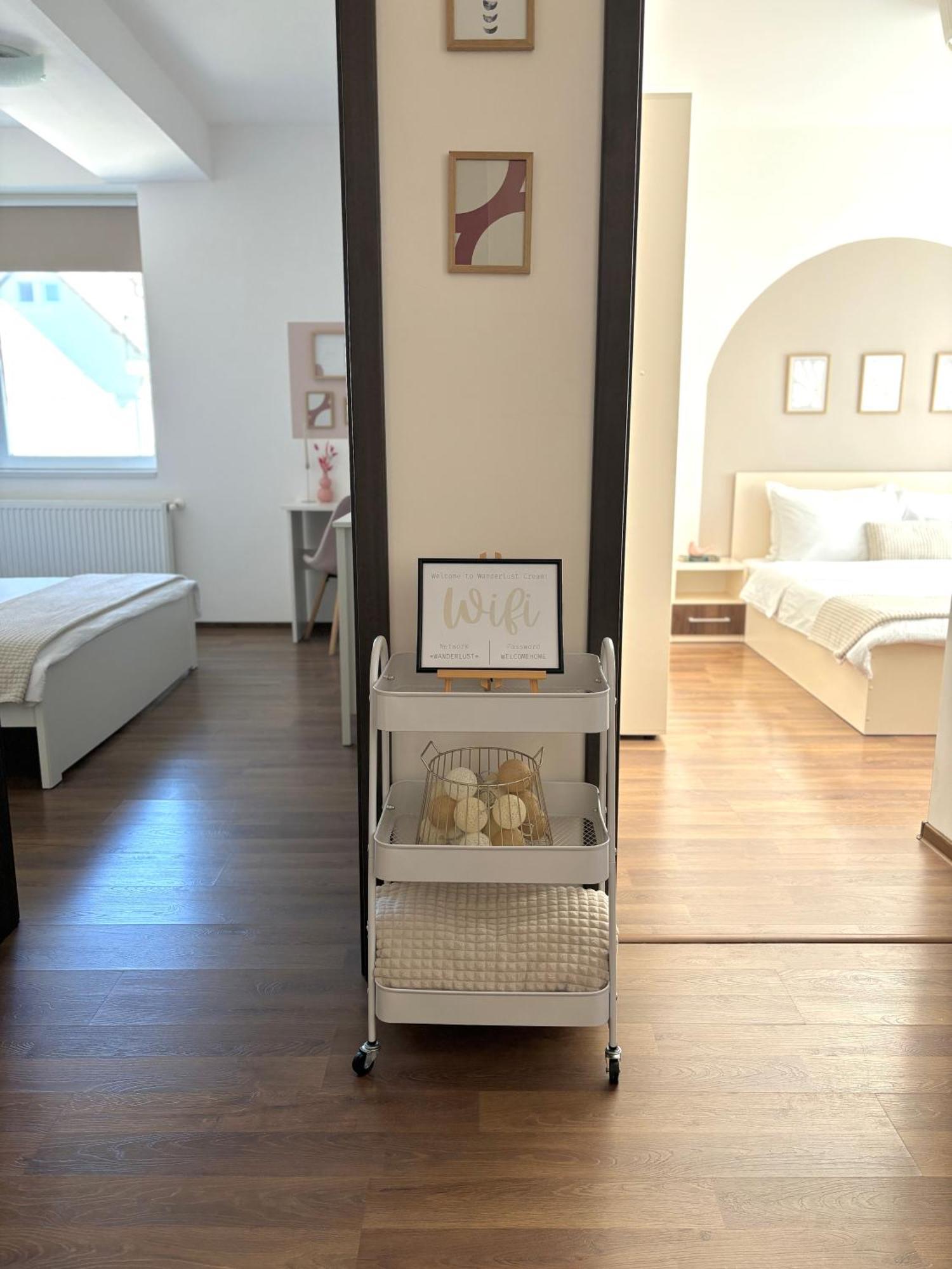 Wanderlust Home Cream, Rasnov Apt For 4, Wifi And Free Parking Exterior foto