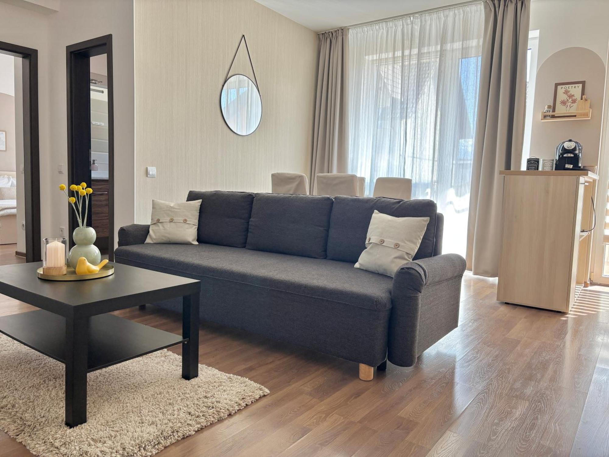 Wanderlust Home Cream, Rasnov Apt For 4, Wifi And Free Parking Exterior foto